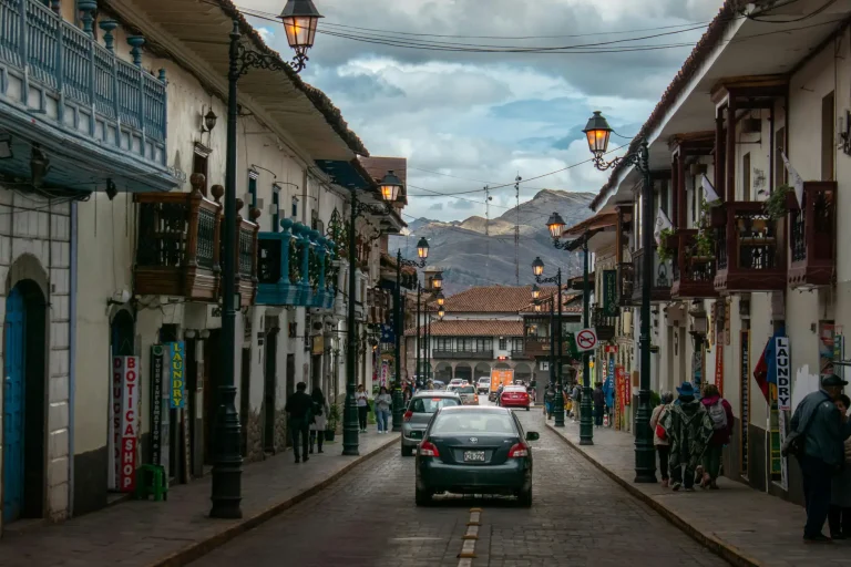 Luxury private airport transfer service in Cusco Peru