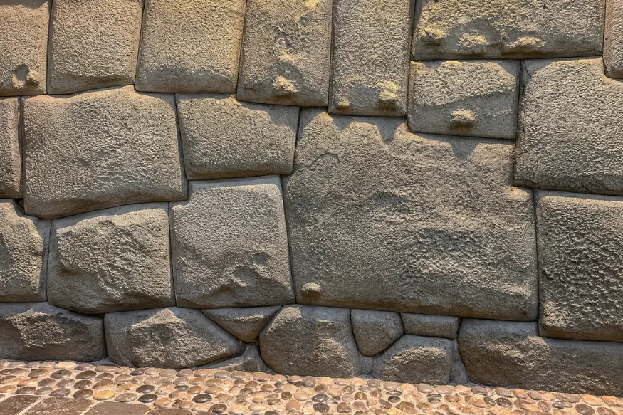 See the Twelve-Angled Stone
