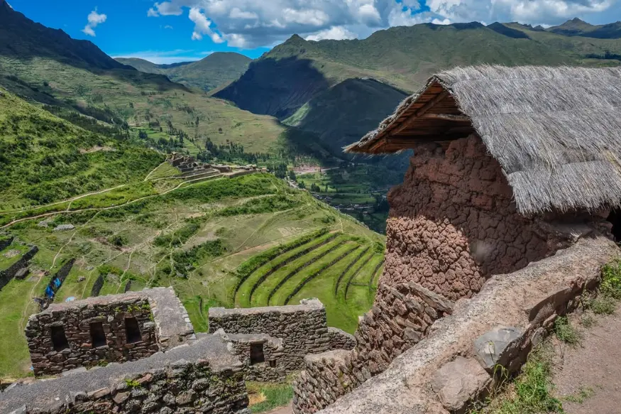 visiting pisac in the sacred valley